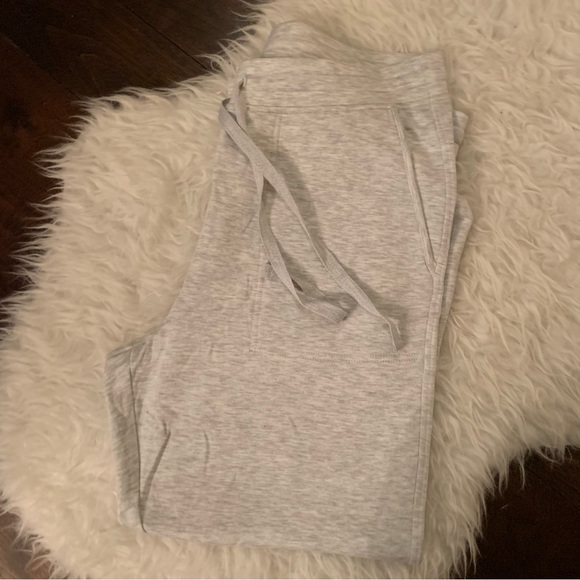 Lou & Grey Supersoft Plush gray fleece lounge pant / sweat pant NEW NWT Size L - Picture 3 of 12